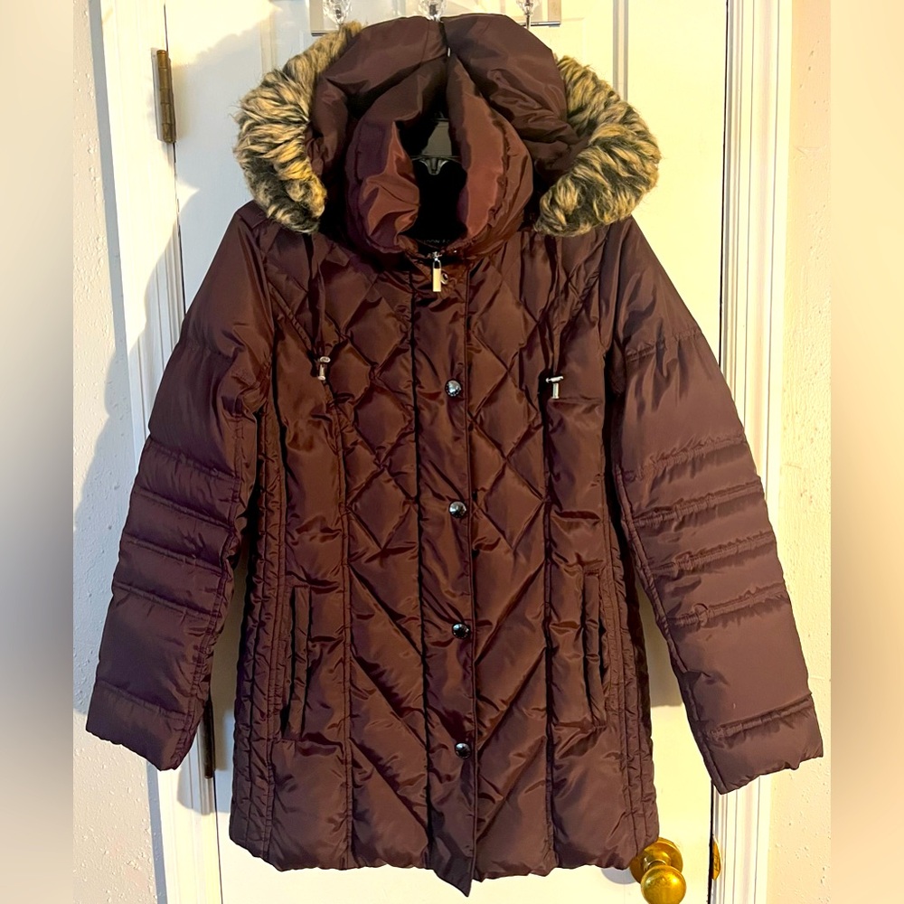 LONDON FOG Women's Diamond Quilted Down Coat. Color: Burgundy. Size: Small. - Picture 3 of 12